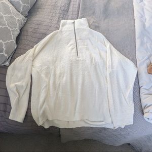 Barefoot Dreams 1/2 Zipper Pullover. EUC size Large